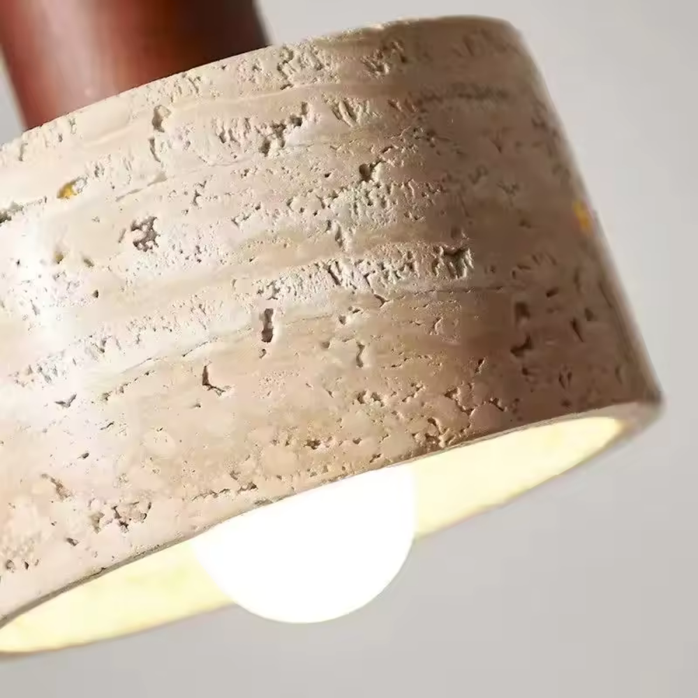 Lustre suspendu en travertin – Éclairage élégant et naturel pour votre espace