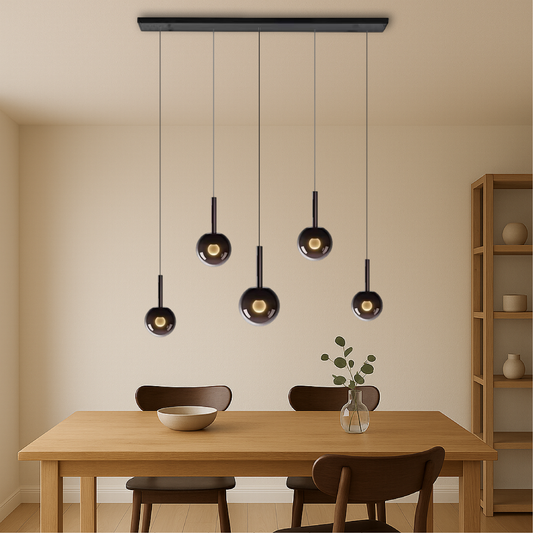 Lampa wisząca z szkła w skandynawskim stylu
