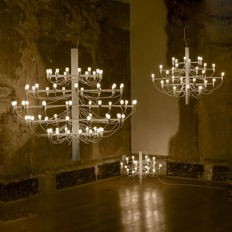 Lampadario Medievale Italiano di Design Elegante