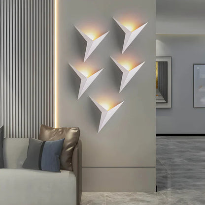 Elegant Bird-Inspired Wall Sconce