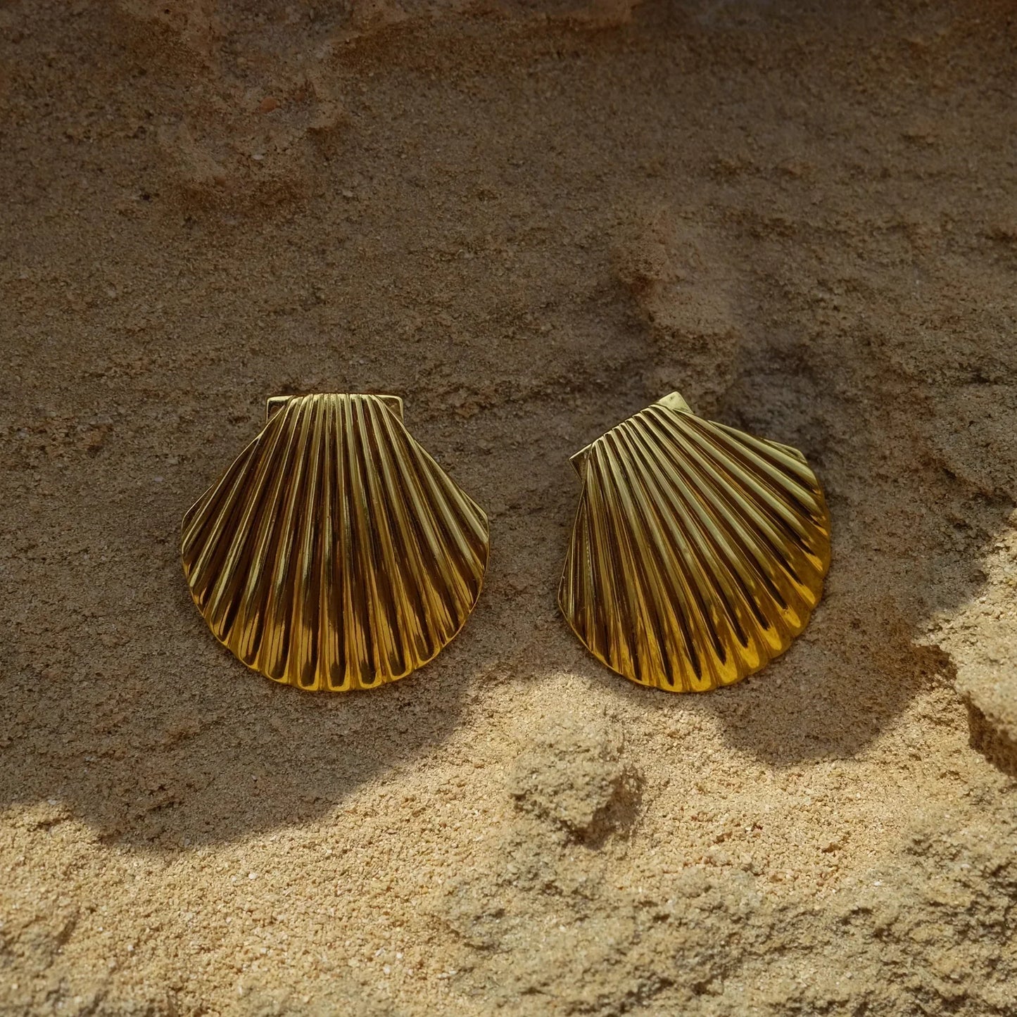 Hazel - Schelp Studs