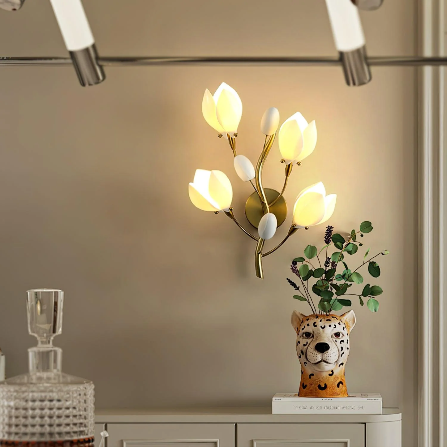 Lámpara de Pared con Flor de Cerámica para Ambiente Acogedor