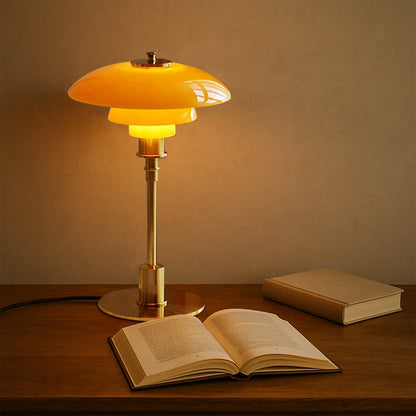 Elegant Dansk Designer Bordlampe, Der Tilføjer Stil og Lys til Dit Rum