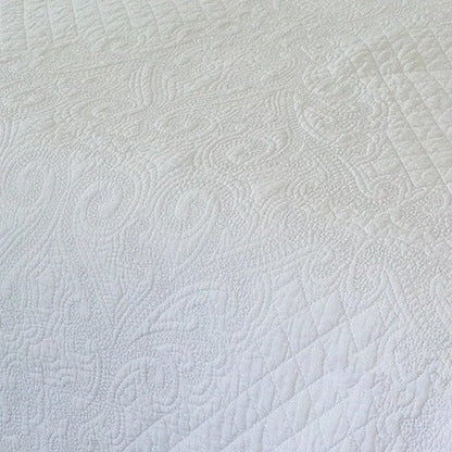 Gabrielle Coverlet Set