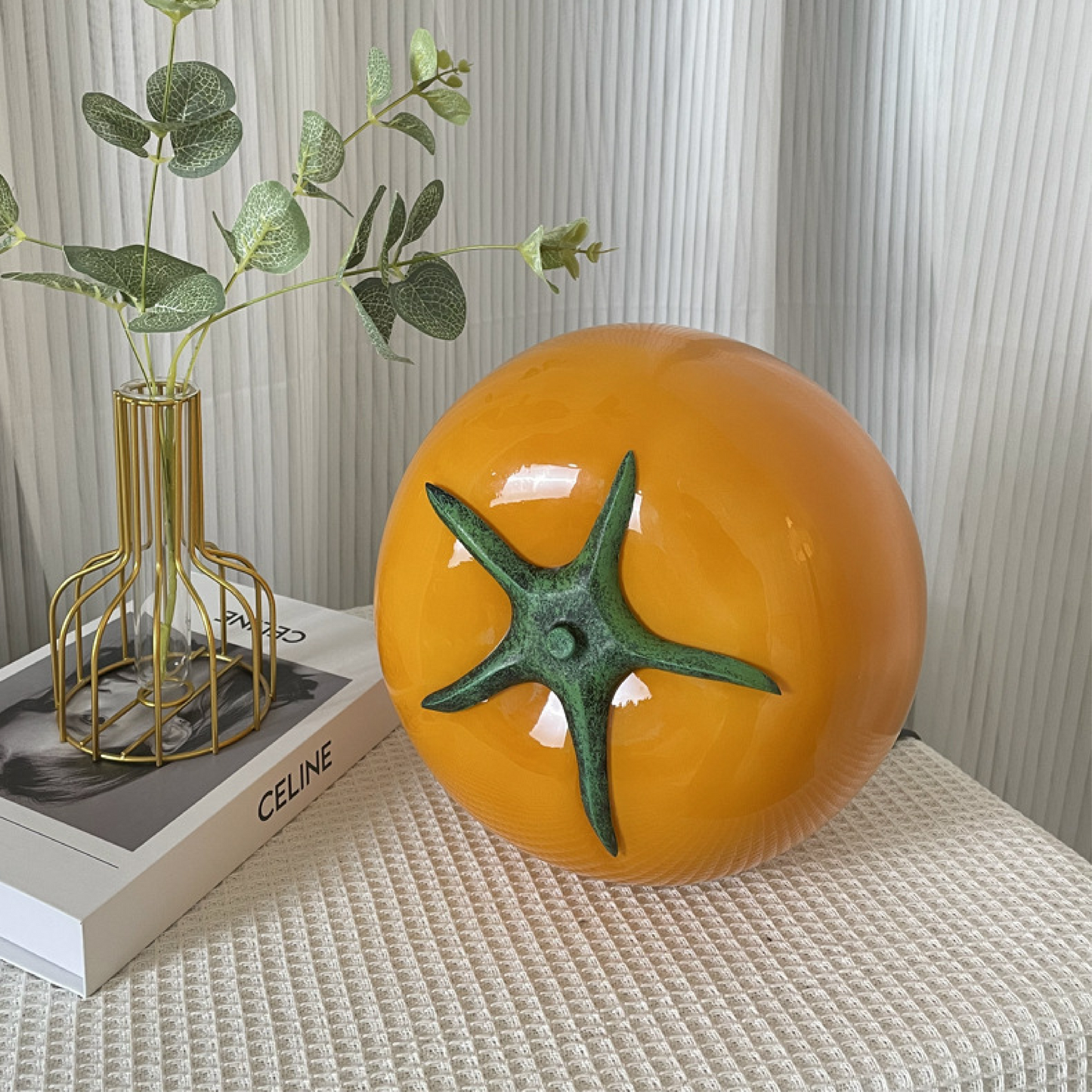 Tomato-Shaped Table Lamp - Playful Fruit-Inspired Accent Lighting