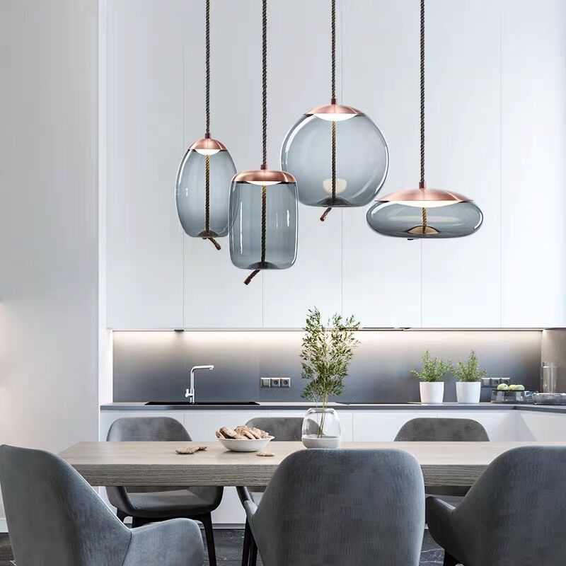 Lustre suspendu Hempoire en or rose pour une ambiance élégante et chaleureuse