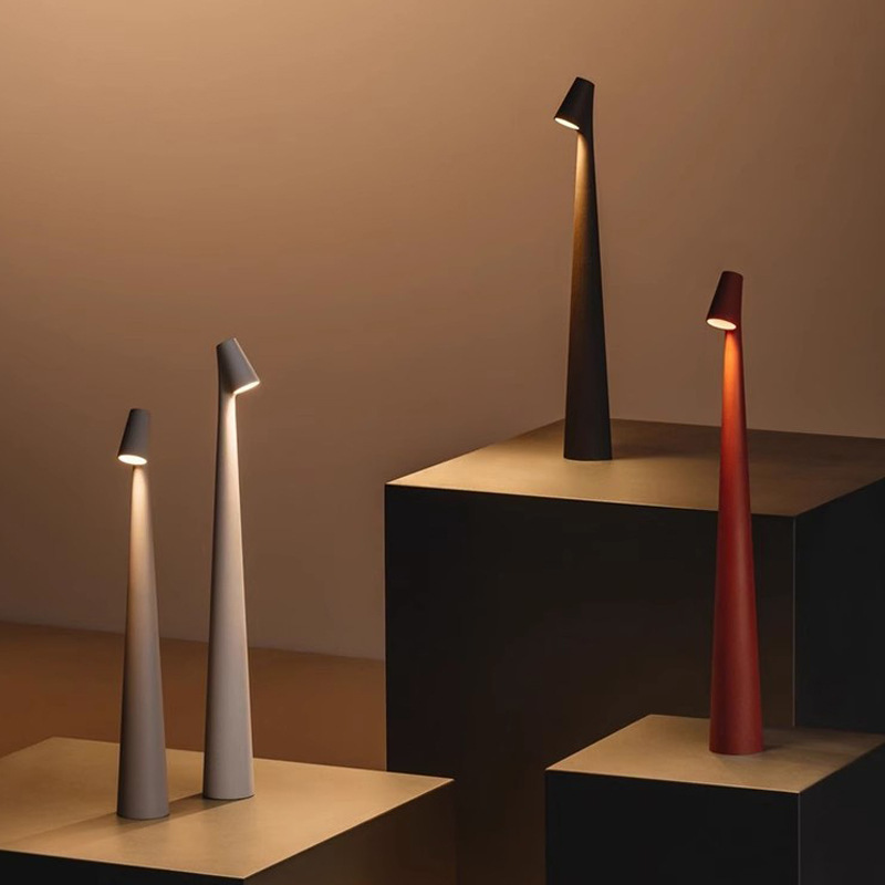 Lampa de masă Lumina cu design modern și eleganță sofisticată