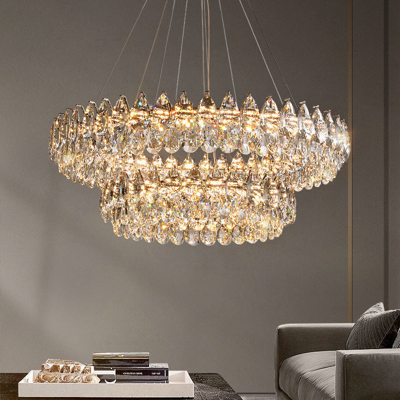 Plataforma de cristal con aro de araña elegante