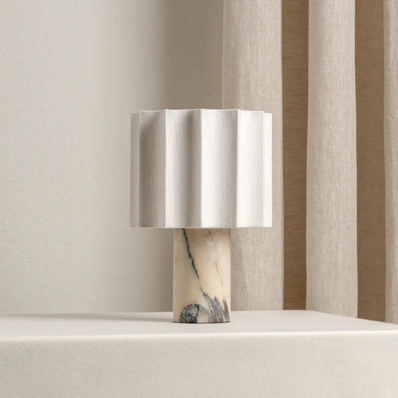 Lámpara de Mesa de Mármol Mirna con Diseño Elegante