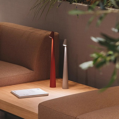 Lampa de masă Lumina cu design modern și eleganță sofisticată