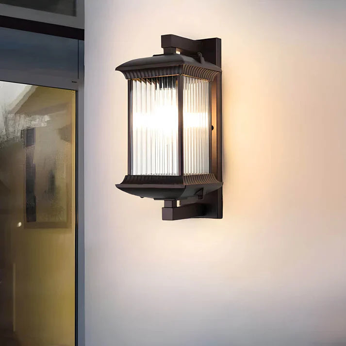 Lampa ścienna Pavo na zewnątrz – elegancki i funkcjonalny oświetlenie ogrodowe
