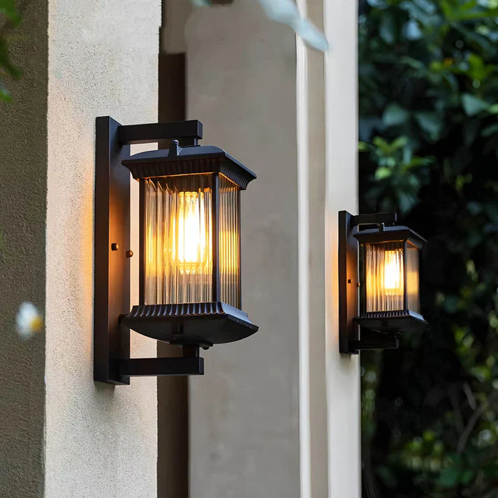 Lampa ścienna Pavo na zewnątrz – elegancki i funkcjonalny oświetlenie ogrodowe