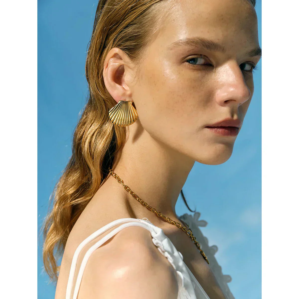 Hazel - Schelp Studs