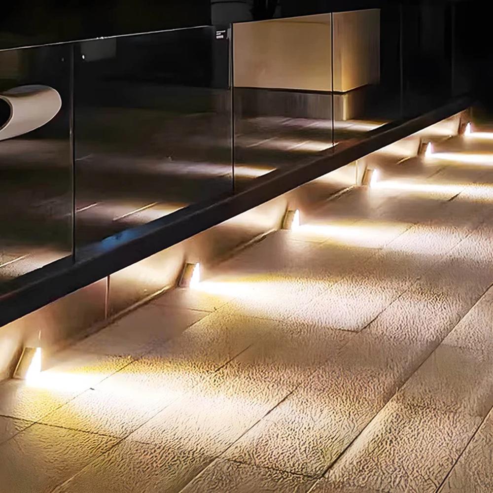 Luci Solari per Scale da Esterno - Illuminazione Efficienza e Sicurezza Notturna