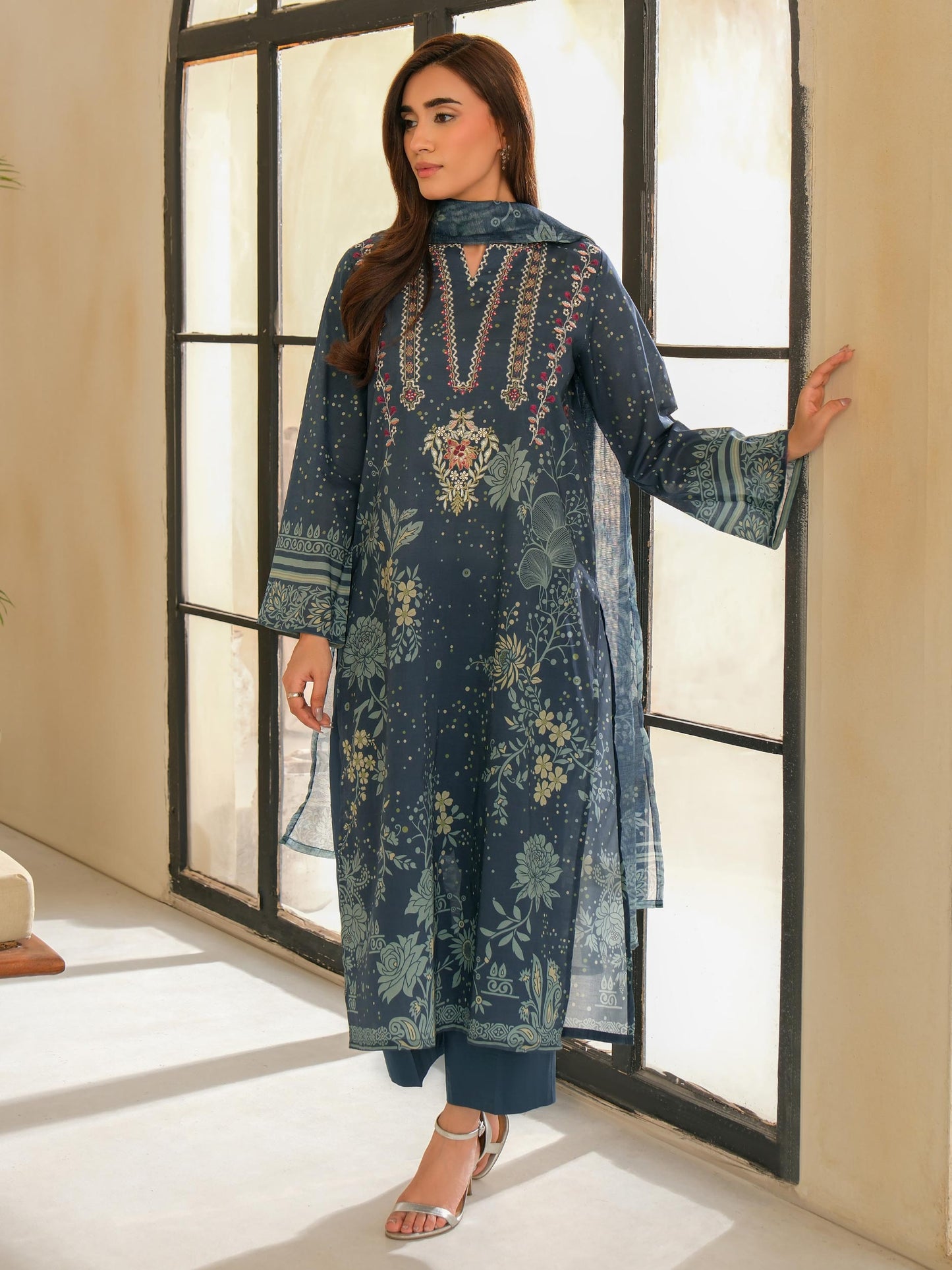 3 Piece Lawn Suit-Embroidered (Unstitched)