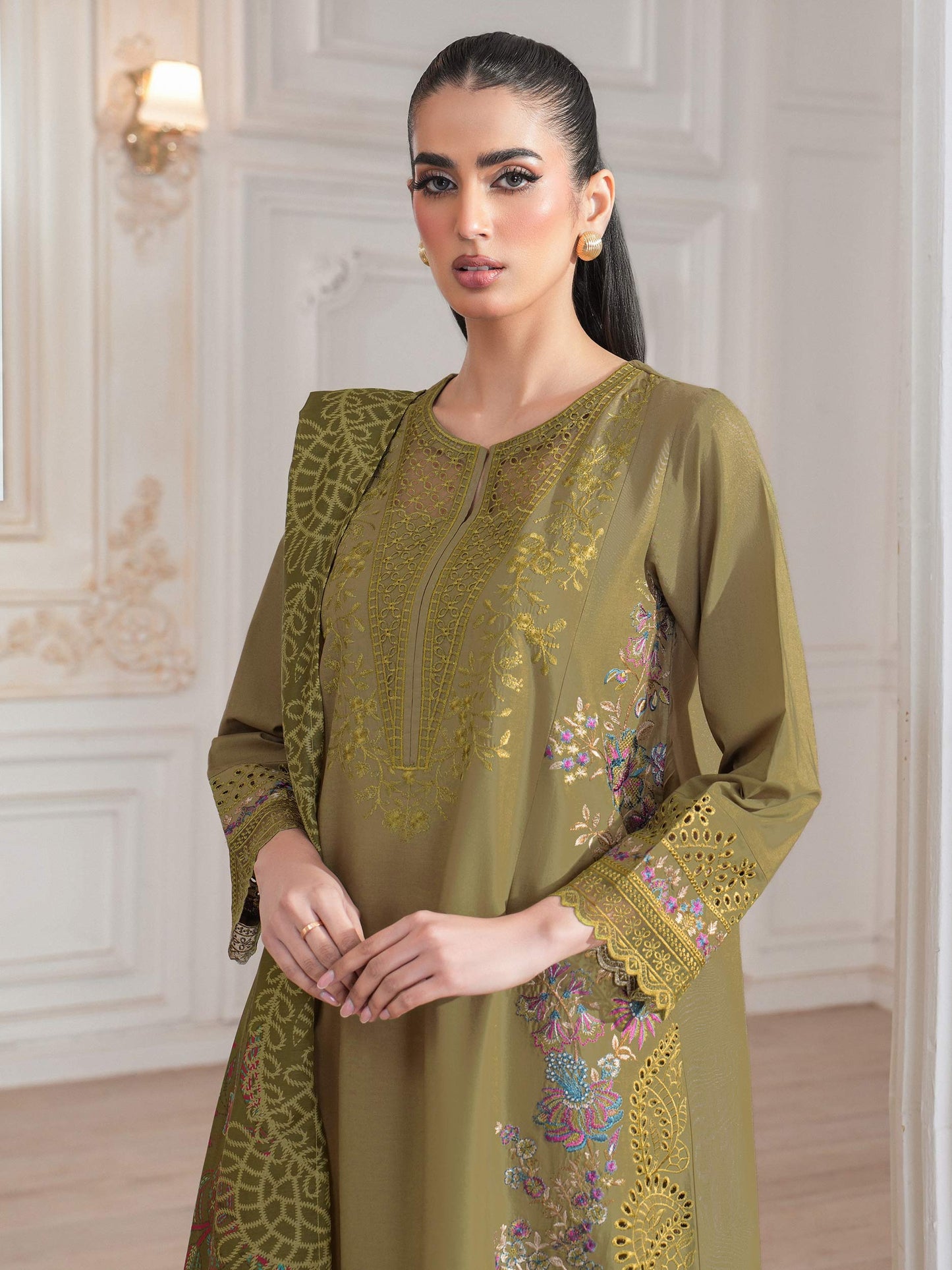 3 Piece Lawn Suit-Embroidered (Unstitched)