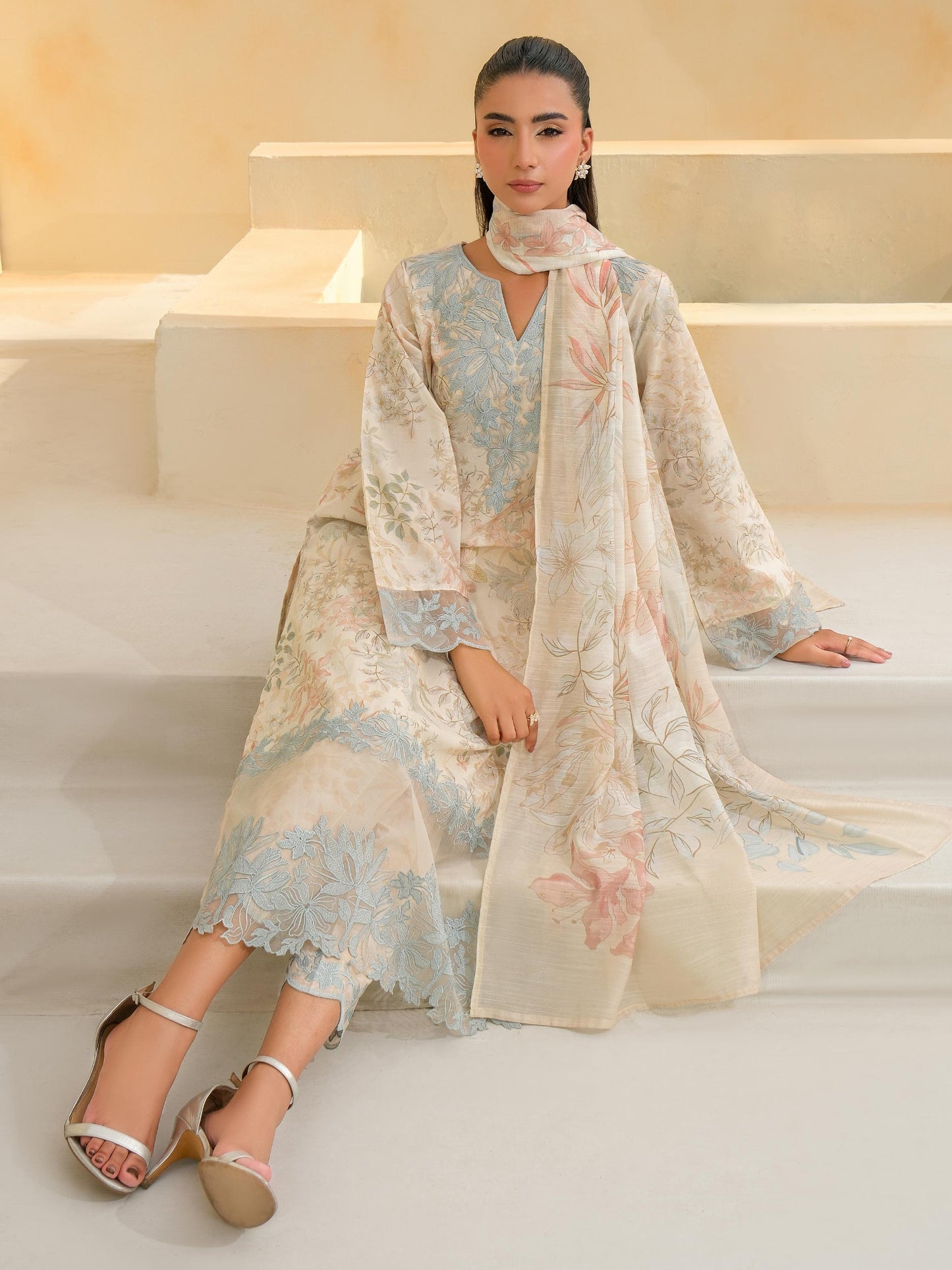 3 Piece Lawn Suit-Embroidered (Unstitched)