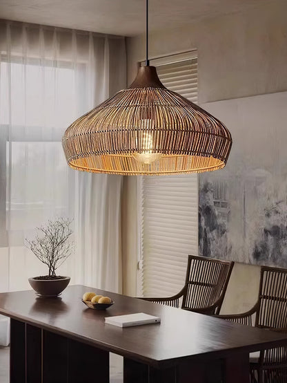 lampada a sospensione in vimini e rattan con design elegante