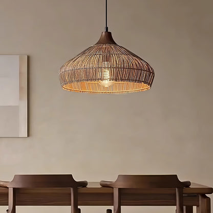 lampada a sospensione in vimini e rattan con design elegante