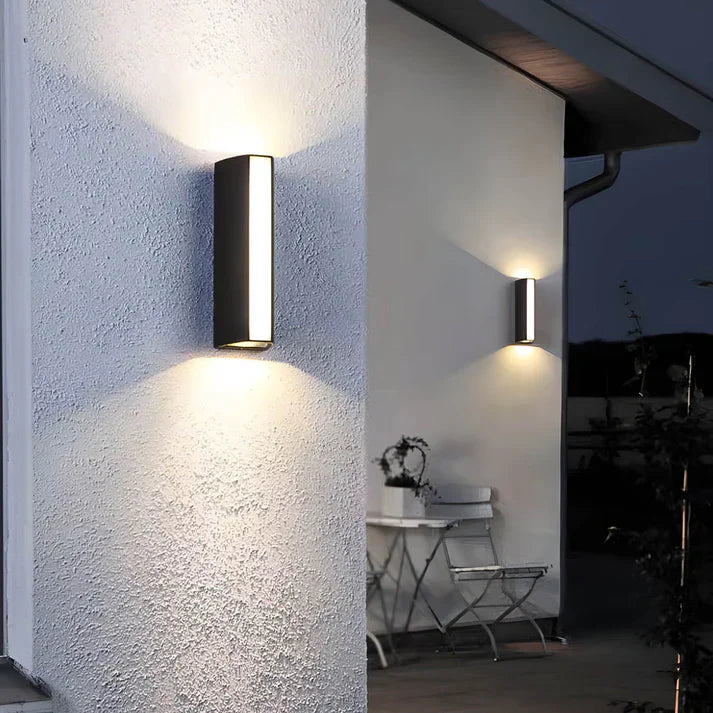 Lampe Murale Extérieure à Deux Voies pour un Éclairage Polyvalent