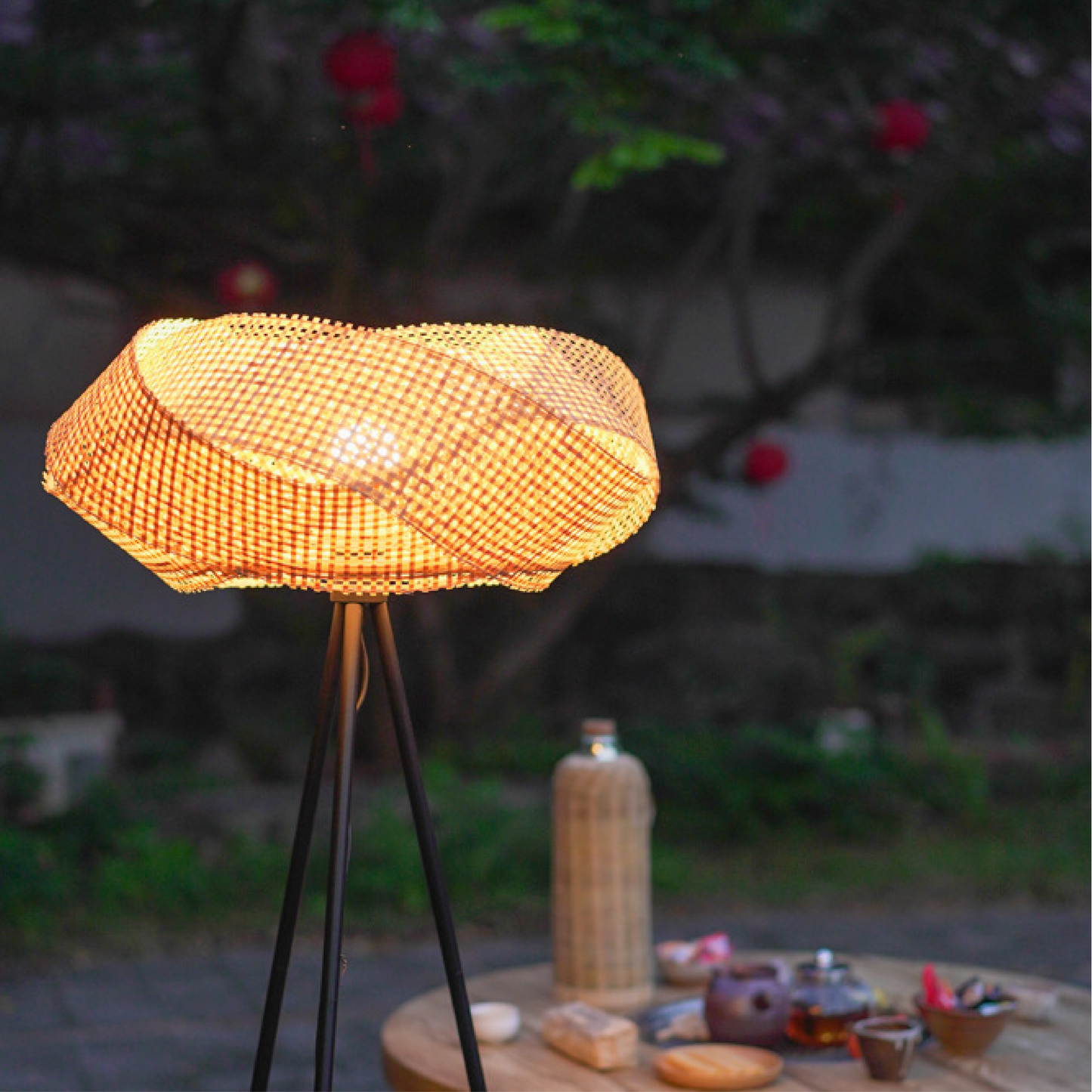 Elegant Bamboo Floor Lamp for Warm, Natural Lighting