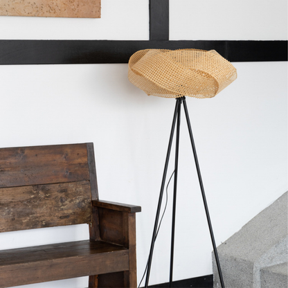 Elegant Bamboo Floor Lamp for Warm, Natural Lighting