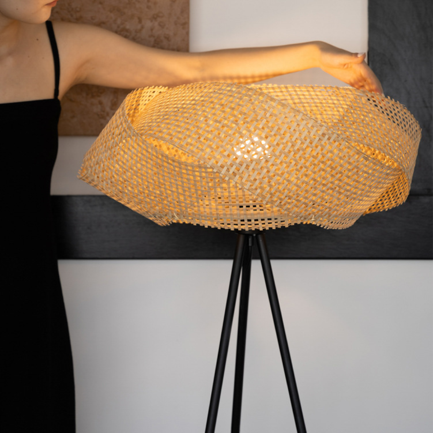 Elegant Bamboo Floor Lamp for Warm, Natural Lighting