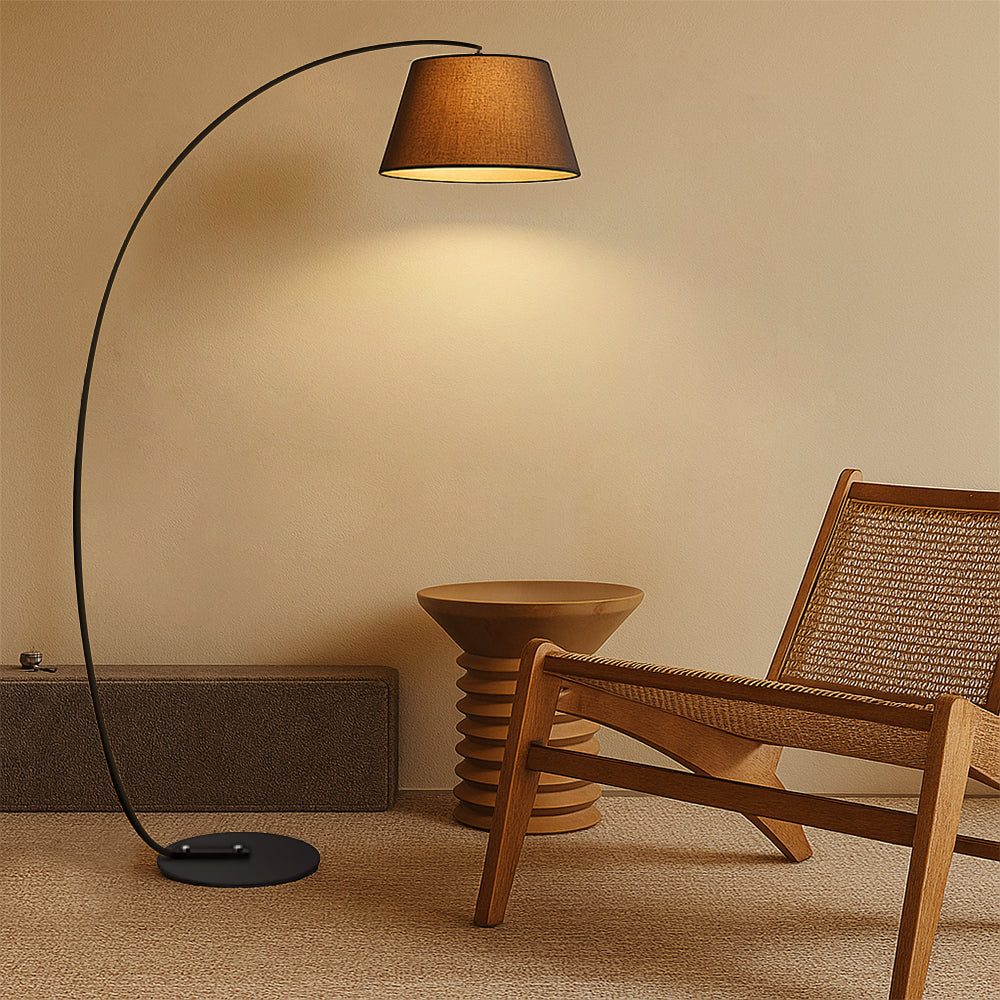 Eleganter moderner Stehlampe mit stilvollem Design