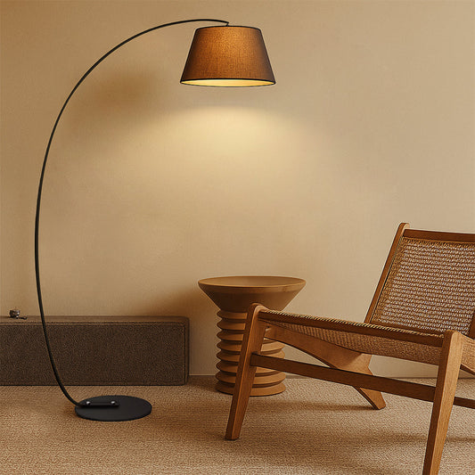 Eleganter moderner Stehlampe mit stilvollem Design