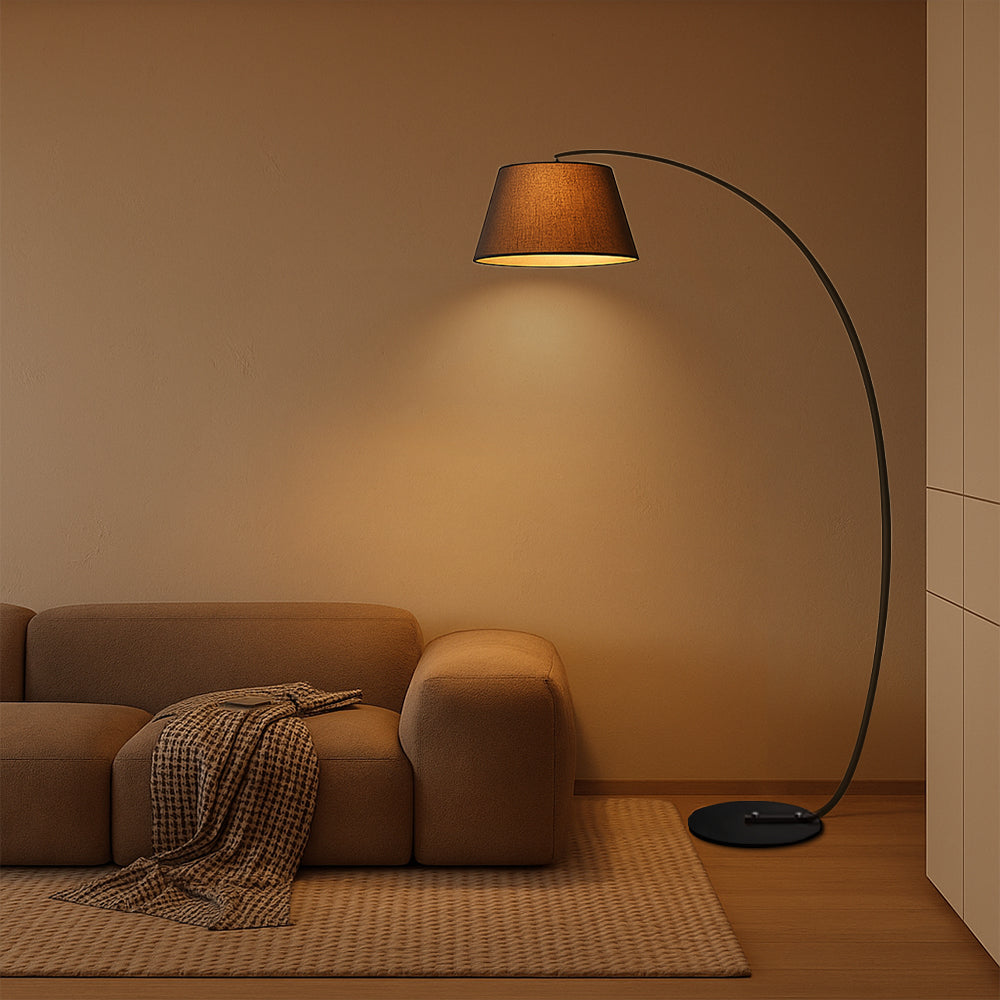 Eleganter moderner Stehlampe mit stilvollem Design
