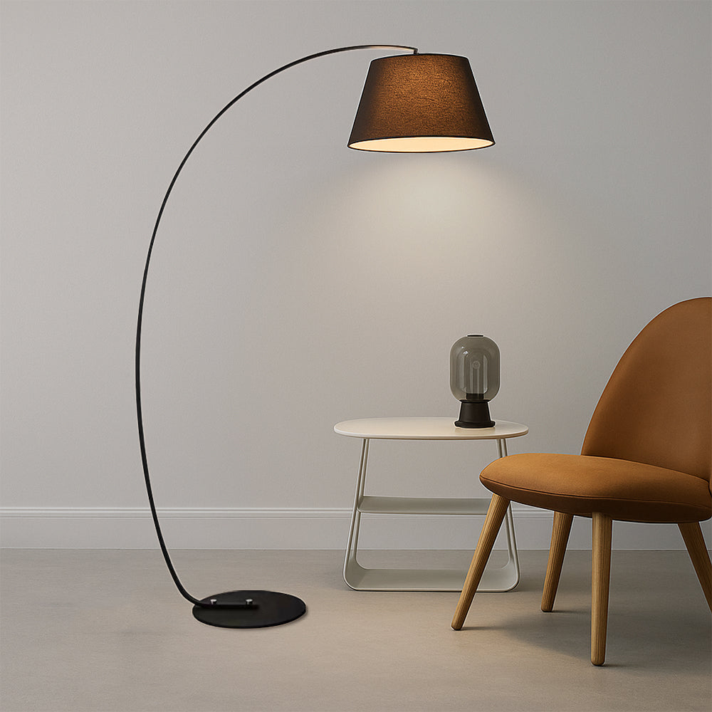 Eleganter moderner Stehlampe mit stilvollem Design