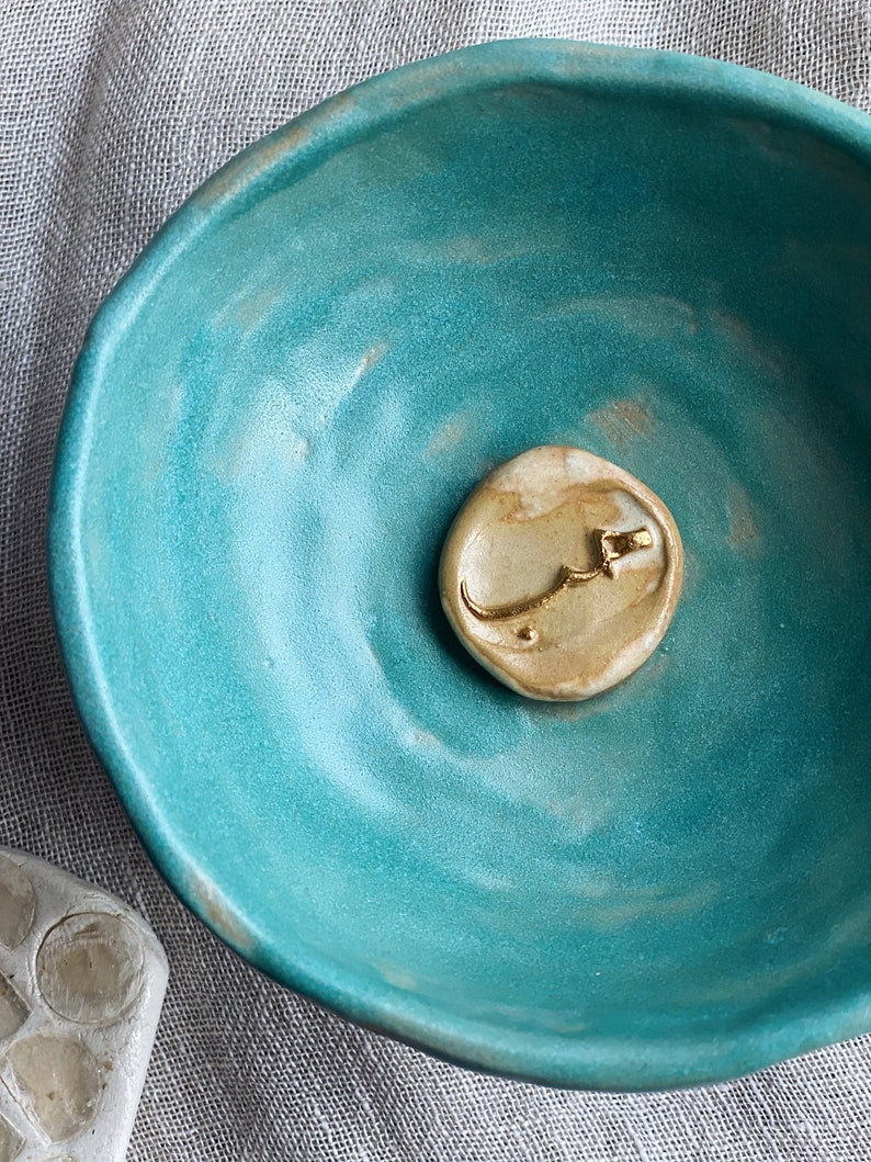 Handmade Ceramic Islamic Bakhoor Burner: Rustic Arabic Incense Stand