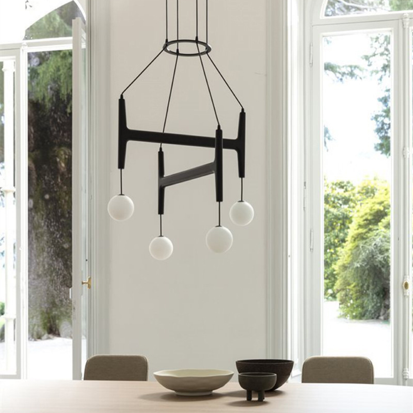 Glamorous Rethatic Pendant Light - Elegant and Modern Ceiling Lighting Fixture