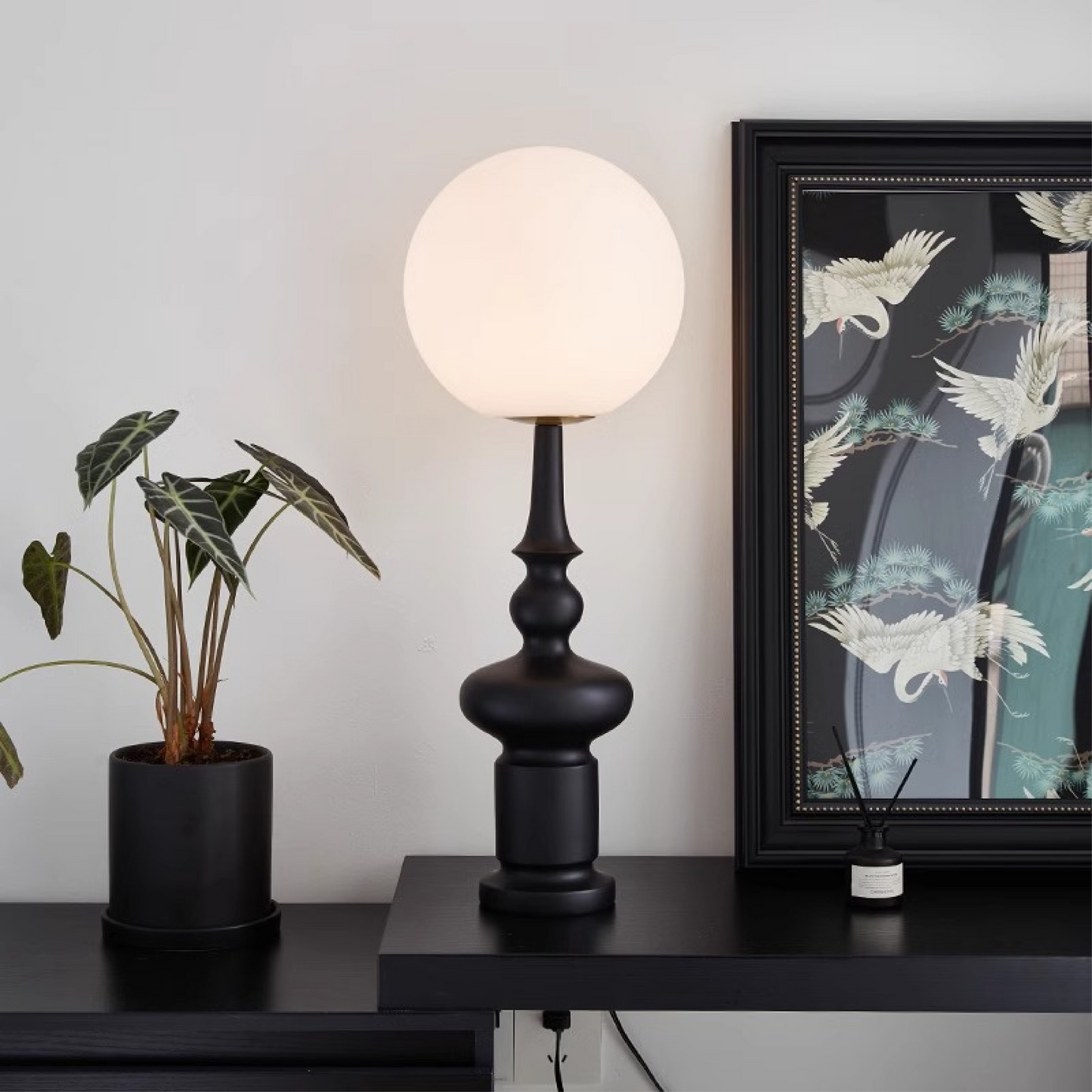 Bauhaus Stil Schwarzer Stehlampe - Elegant und Modern für Ihr Zuhause