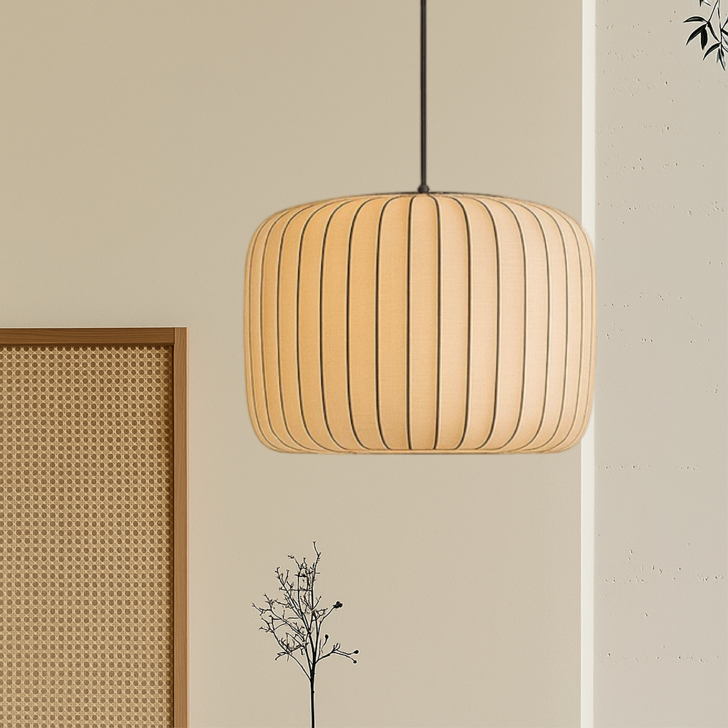 Lampa wisząca Rendara z jedwabnym kloszem dla eleganckiego styledu