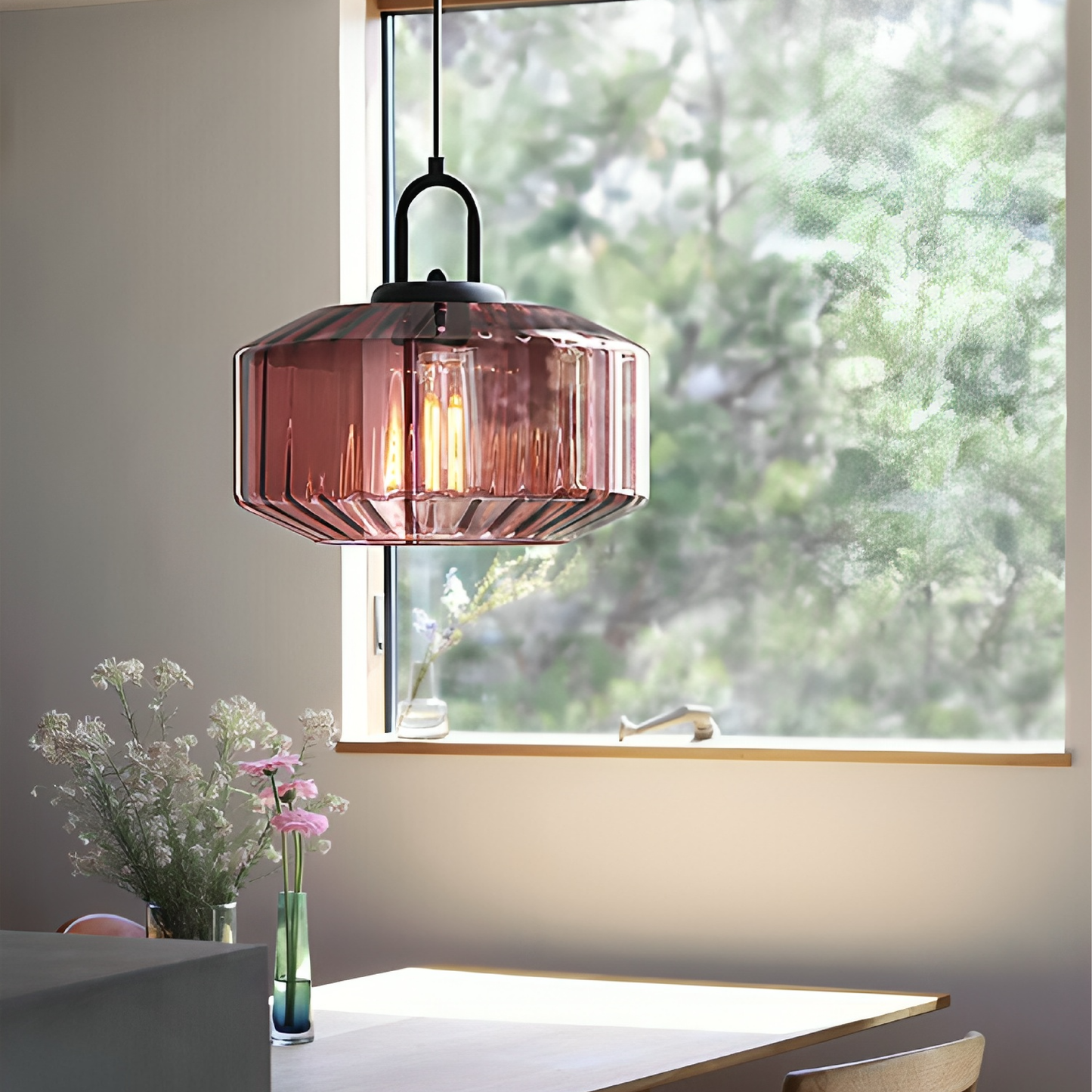 Lustre en Verre Coloré pour une Ambiance Accueillante