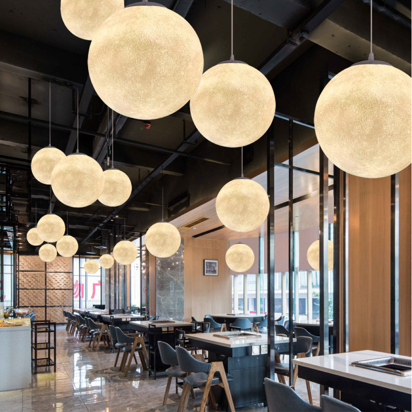 Lampa z motywem księżyca - odświeżająca i stylowa dekoracja sufitowa