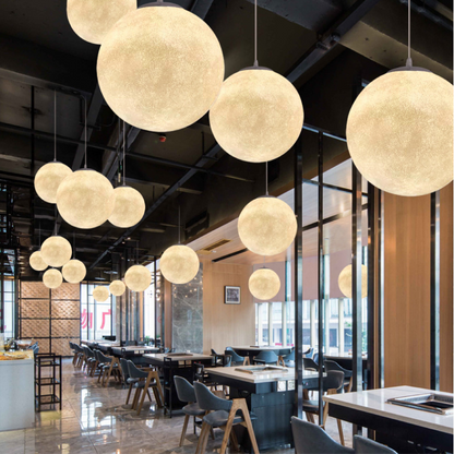 Lampa z motywem księżyca - odświeżająca i stylowa dekoracja sufitowa
