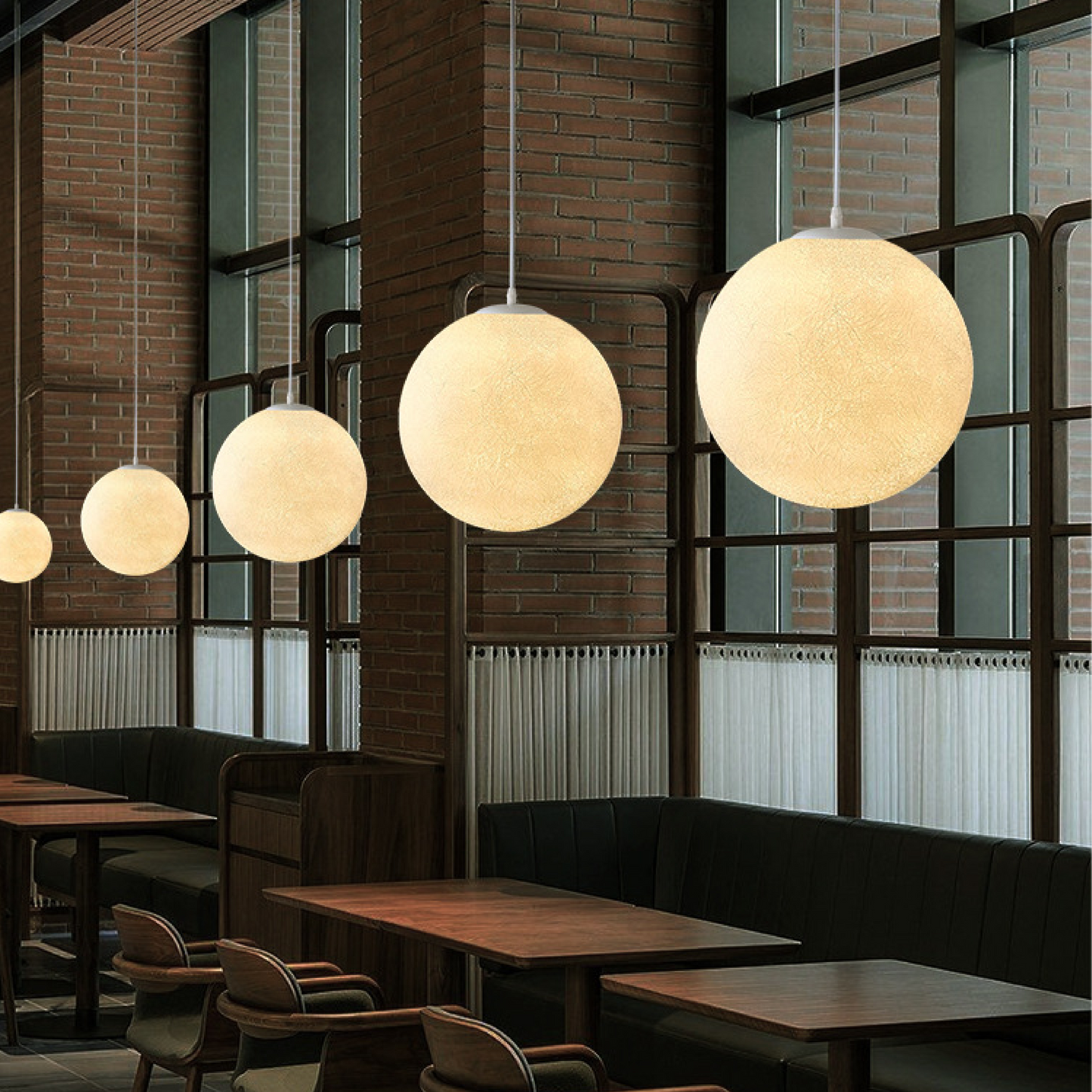 Lampa z motywem księżyca - odświeżająca i stylowa dekoracja sufitowa